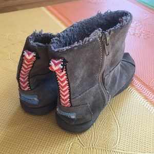 Girl’s Toms boots